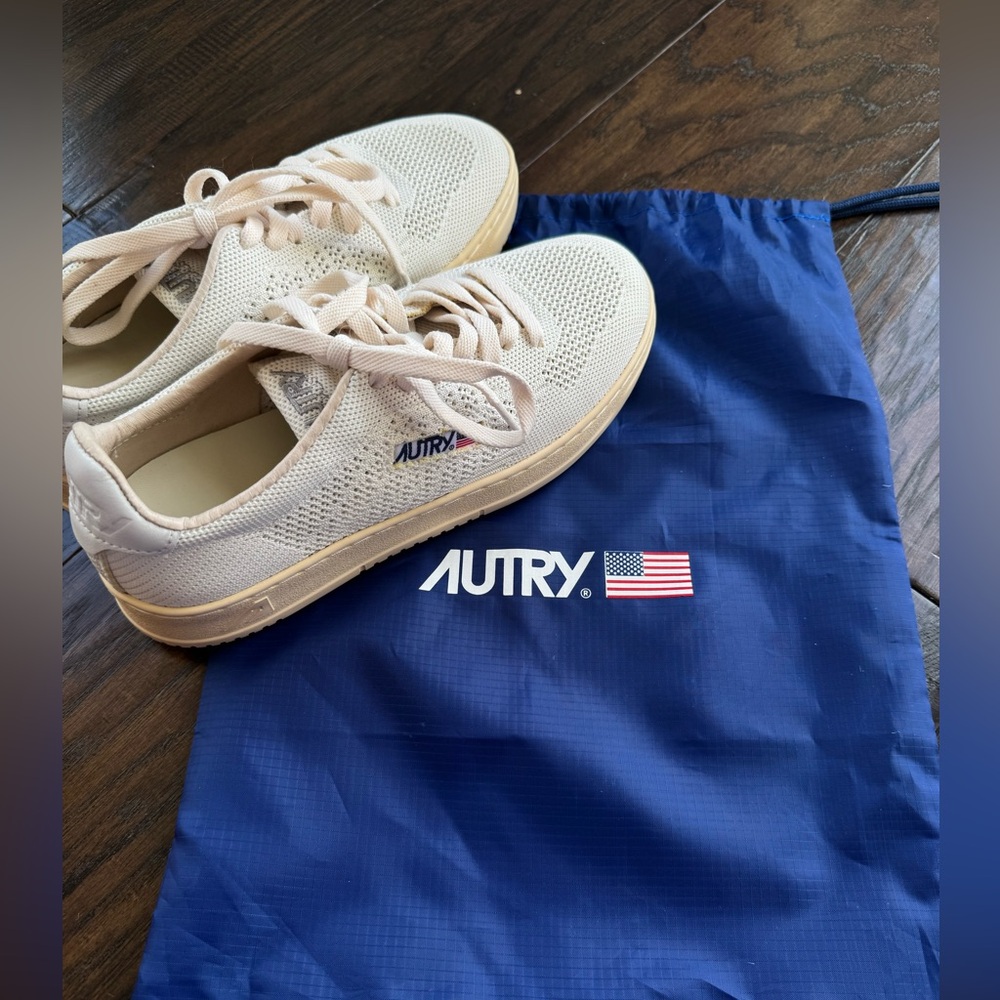 Autry easeknit low top sneaker in ivory/white - Picture 3 of 4